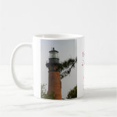 CorrolaのビーチのCurrituckの灯台 コーヒーマグカップ (左)