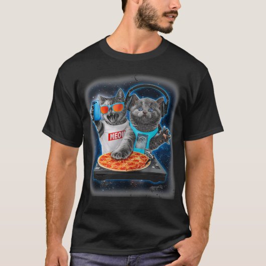 Cosmic DJ Cats ユーモアのある Tシャツ (正面)