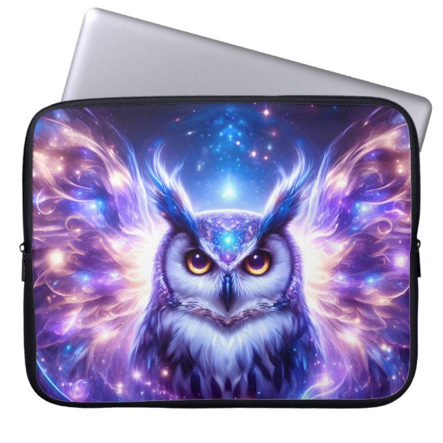 Cosmic Mystical Wisdom Celestial Spiritual Owl  ラップトップスリーブ (正面)