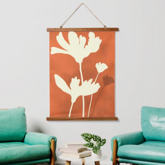 Cosmosフローラシルエット（オレンジ色の背景） 吊り下げ型タペストリー (リビング)
