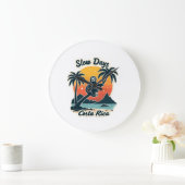 Costa Rica Sloth Vintage Sunset Travel Vector Shir ラージ壁時計 (ホーム)