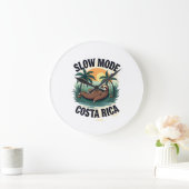 Costa Rica Sloth Vintage Vacation Shirt ラージ壁時計 (ホーム)