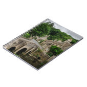 Costwoldsの町の城のCombeのノート ノートブック (左側)