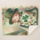 Cottage Leprechaun Patchwork Quilt Scene シェルパブランケット (正面(横))