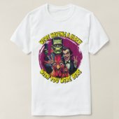 "Couch Cryptid Selfie Tee" Cheesy Chicken Tシャツ (デザイン正面)