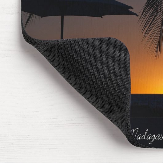 Coucher de soleil à Madagascar マウスパッド (コーナー)