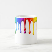 Coulures arc en ciel autour d'un mug. コーヒーマグカップ (中央)