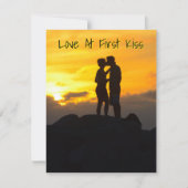 Couple kissing on the rocks in Key West (正面)