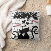 Couple of Kittens  in Love on Graffiti Wall クッション (ブランケット)