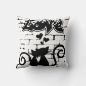 Couple of Kittens  in Love on Graffiti Wall クッション (裏面)