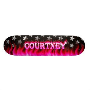 Courtneyのスケートボードのピンクの火および炎のデザイン スケートボード