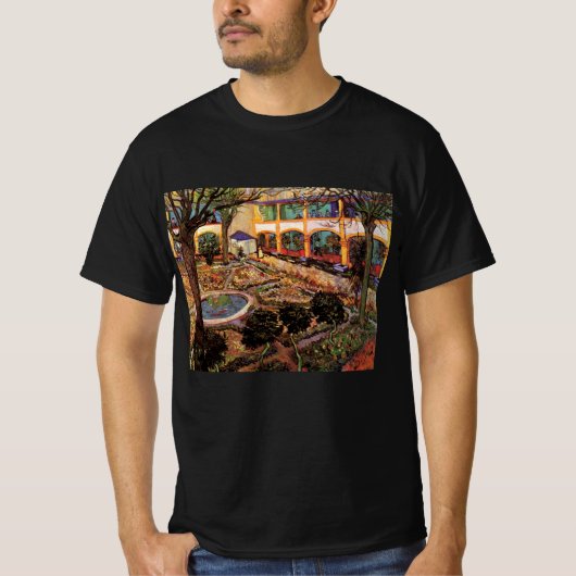 Courtyard of Hospital at Arles by Vincent van ゴッホ Tシャツ (正面)