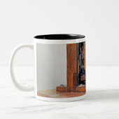 Couseuse',最初のミシン1830年 ツートーンマグカップ (左)