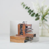 Couseuse',最初のミシン1830年 ポストカード (スタンド正面)