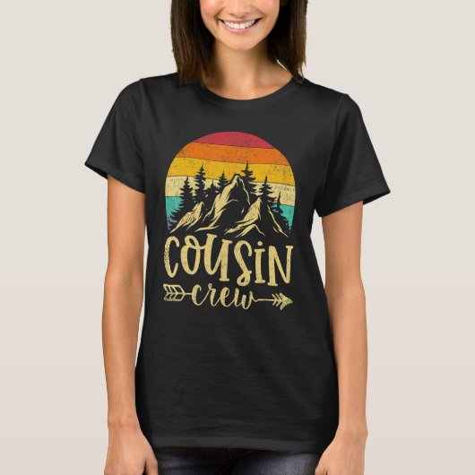 Cousin Crew Camping Outdoor Sunset Summer Camp Vin Tシャツ (正面)