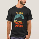 Cousin Dinosaur Cousinsaurus Matching Family Tシャツ (正面)