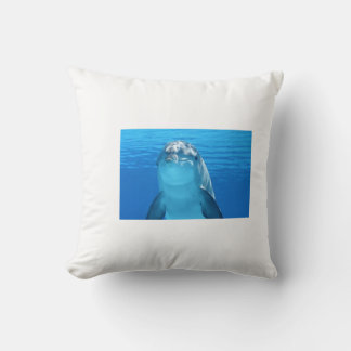 coussin dauphin, eau bleu, coussin blanc クッション