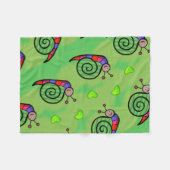 Couverture polaire escargot sur fond vert フリースブランケット (正面(横))