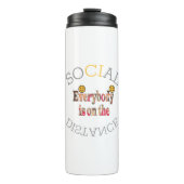 COVID-19生き延び – 強さのメッセージ タンブラー (正面)