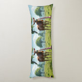 Cow & Bassoon Pasture Body Pillow – Whimsical Farm ボディピロー (裏面 (縦))