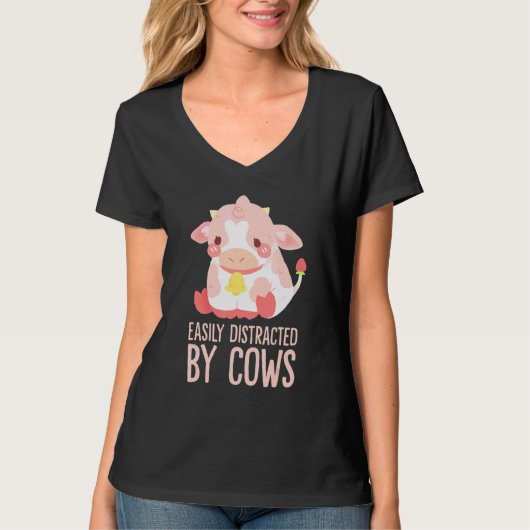 Cow  Easily Distracted By Cows World Farm Animals  Tシャツ (正面)