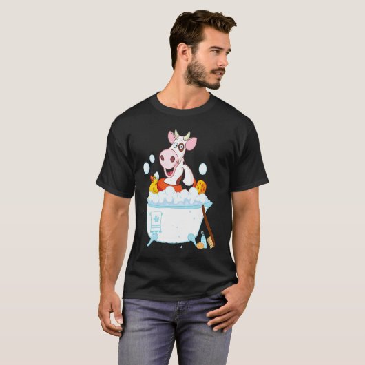 Cow Taking Bath Animal Cows Tシャツ (正面フル)