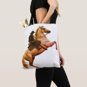 Cowboy Riding a White Horse on a Shoulder トートバッグ (クローズアップ)