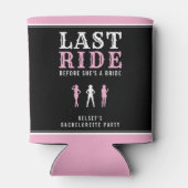Cowgirl Bachelorette Party Last Ride Pink 缶クーラー (裏面)