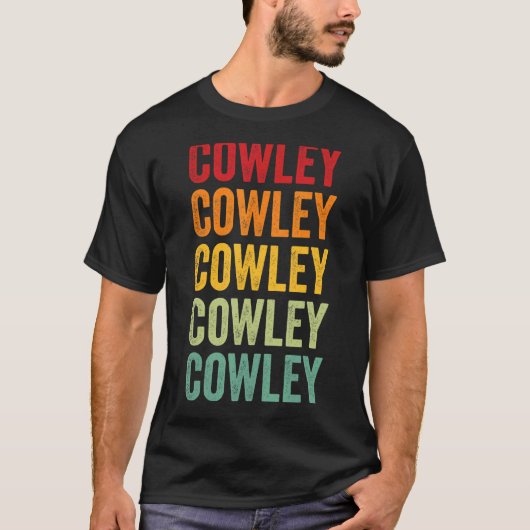 Cowley County Kansas Rainbow Text Design Tシャツ (正面)