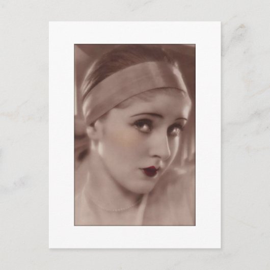 coy beauty from the deco age ポストカード (正面)