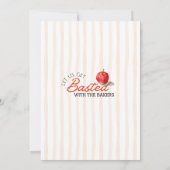 Cozy Apple Pie Friendsgiving Dinner Invitation 招待状 (裏面)