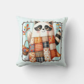 Cozy Autumn Raccoon Patchwork Quilt クッション (正面)
