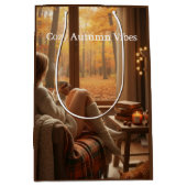 Cozy Autumn Vibes | Personalized Fall Cabin Window ミディアムペーパーバッグ (正面)