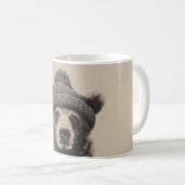 Cozy Bear in Beanie - Cute Winter Animal  コーヒーマグカップ (正面右)