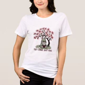 Cozy Bunny Reading Under Cherry Blossom トライブレンドＴシャツ
