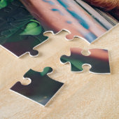 Cozy Cat Sleeping in Garden on Bench ジグソーパズル (側面)