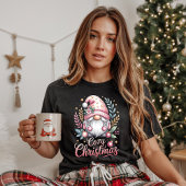 Cozy Christmas Cute Pink Gnome Tシャツ