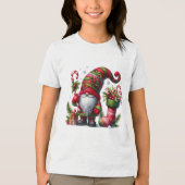 Cozy Christmas Gnome Art – Festive Holiday トライブレンドＴシャツ (正面)