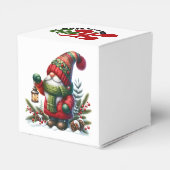 Cozy Christmas Gnome Art – Festive Holiday フェイバーボックス (裏面サイド)