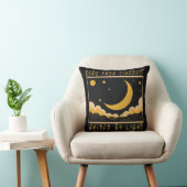 Cozy Crescent Moon Design Throw Pillow クッション (椅子)