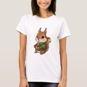 Cozy Cute Squirrel Wearing Green Knitted Sweater Tシャツ (正面)