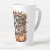 Cozy Fall Library Coffee Tasse — Book Nook  カフェラテマグ (右アングル)