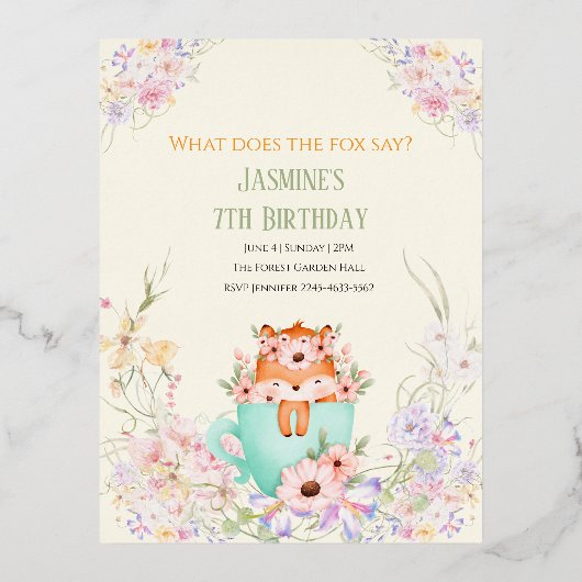 Cozy Fox Forest Magical Floral Birthday Invitation 箔招待状ポストカード (正面)