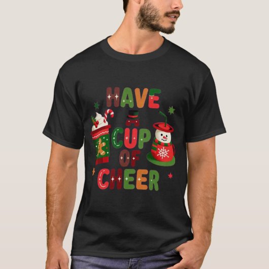 Cozy Gingerbread Man & Snowman Cup Holiday Cheer M Tシャツ (正面)