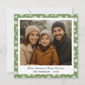 Cozy Green and White Snowflakes Holiday Photo シーズンカード (正面)