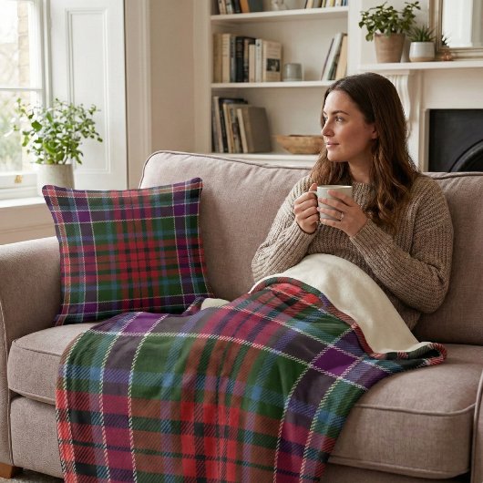 Cozy Highland Plaid - Rustic Red & Green Tartan クッション