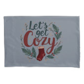 Cozy Holiday Pine Berry Lettering 枕カバー (正面左)