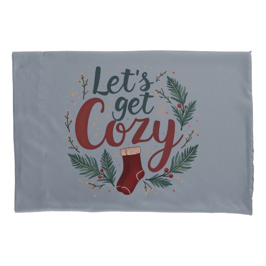 Cozy Holiday Pine Berry Lettering 枕カバー (正面左)