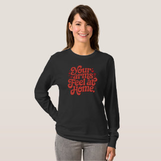 Cozy In Your Arms Cute Romantic Typography Gift  Tシャツ