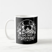 Cozy Introvert Cat Do Not Disturb Monochrome コーヒーマグカップ (左)